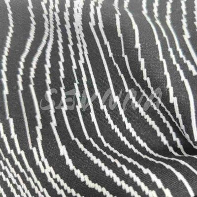 हमारे योग वस्त्र फैब्रिक चयन के साथ आरामदायक और स्टाइलिश रहें
