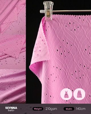 पर्यावरण के प्रति जागरूक पुनर्नवीनीकरण पॉलिएस्टर कपड़े पर्यावरण के प्रति जिम्मेदारी पर ध्यान केंद्रित करने वाले टिकाऊ फैशन ब्रांडों के लिए डिज़ाइन किए गए